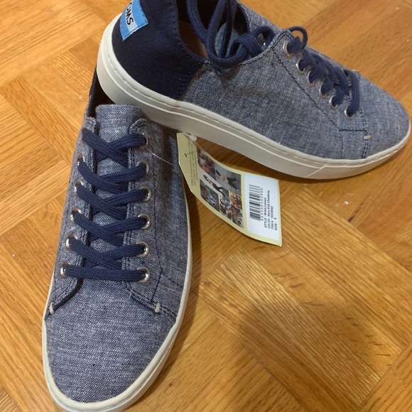 TOMS shoes - Picture 2 of 5